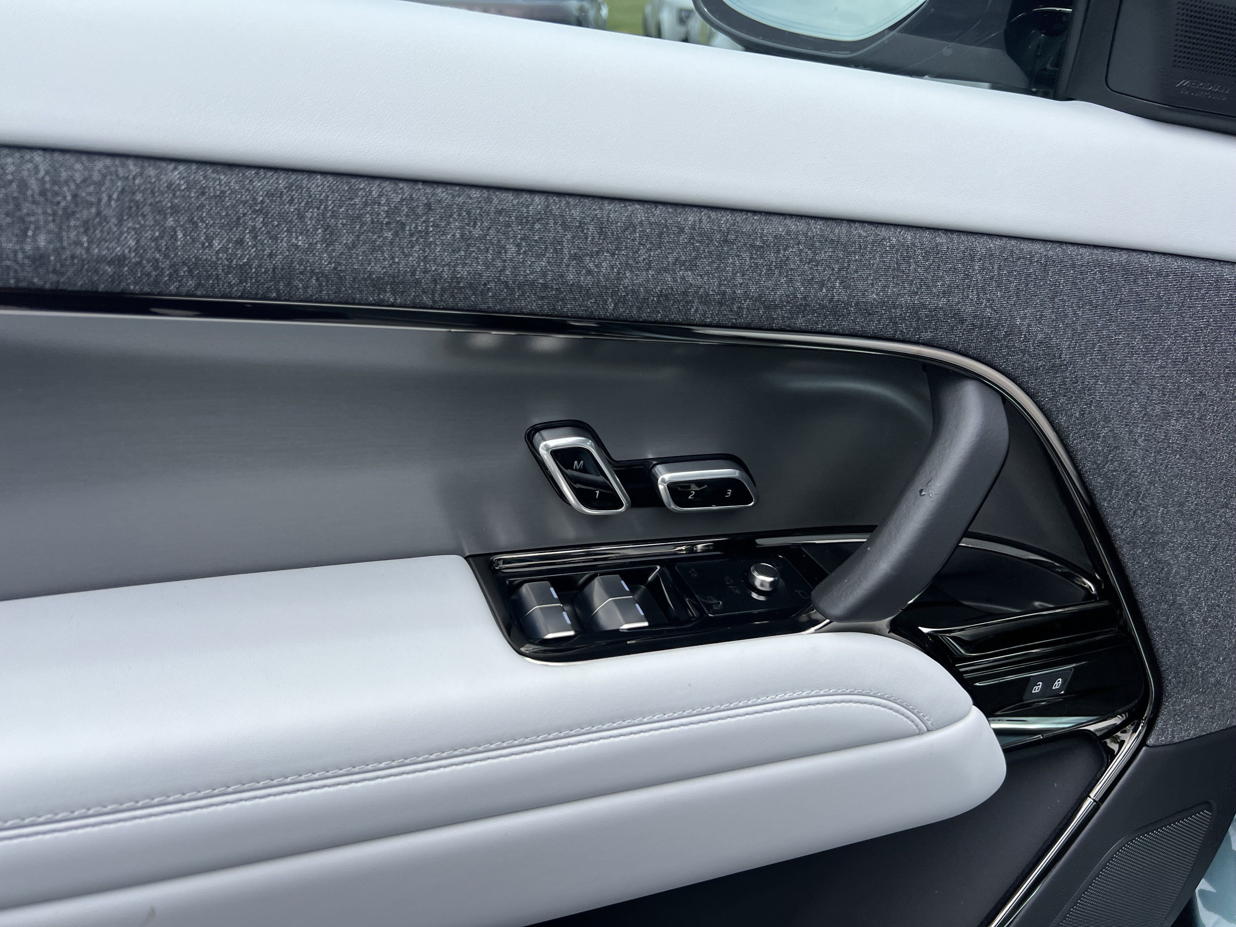 New 2026 Land Rover Range Rover Sport SE AWD/4WD image 14