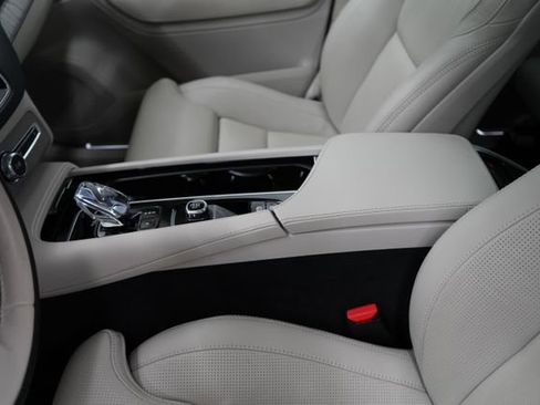 Used 2025 Volvo XC90 B6 Ultra w/ Lounge Package AWD/4WD image 36