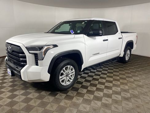 Used 2025 Toyota Tundra SR5 image 3