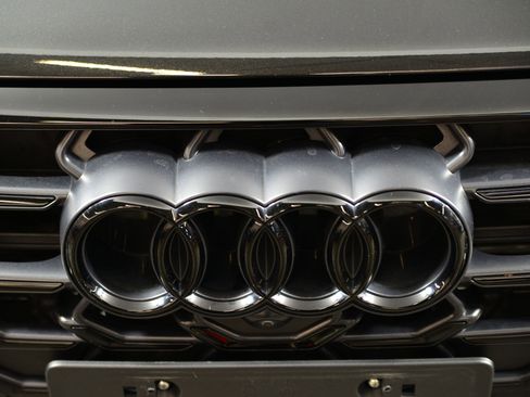 Certified 2022 Audi A8 L 3.0T image 16