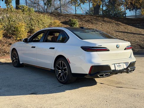 Used 2023 BMW 760i xDrive image 5