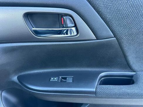 Used 2013 Honda Accord LX image 19