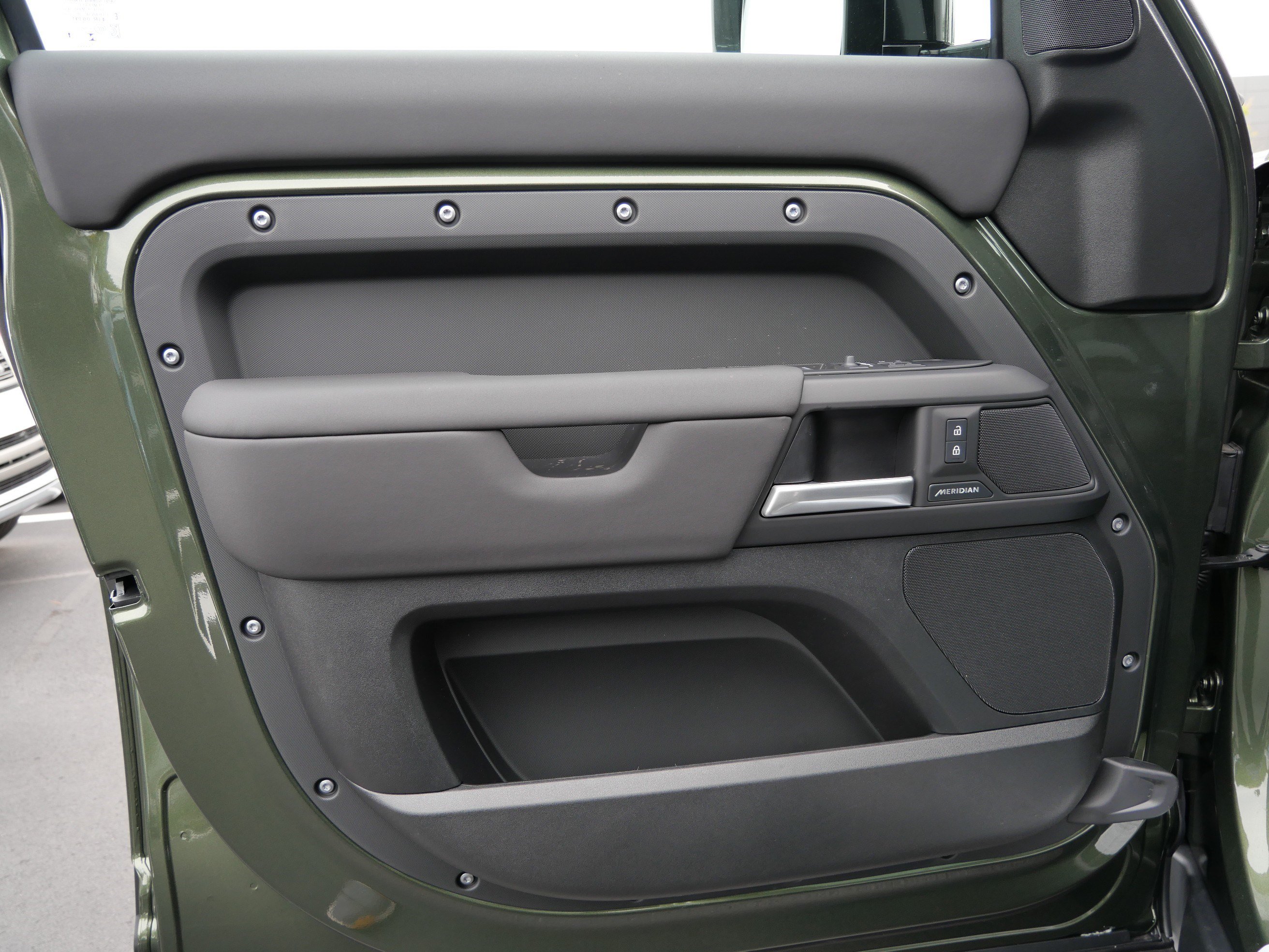 New 2026 Land Rover Defender 110 S AWD/4WD image 4