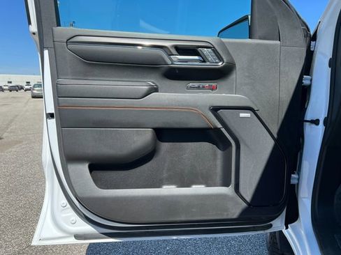 Used 2024 GMC Sierra 1500 AT4 w/ AT4 Premium Package AWD/4WD image 13