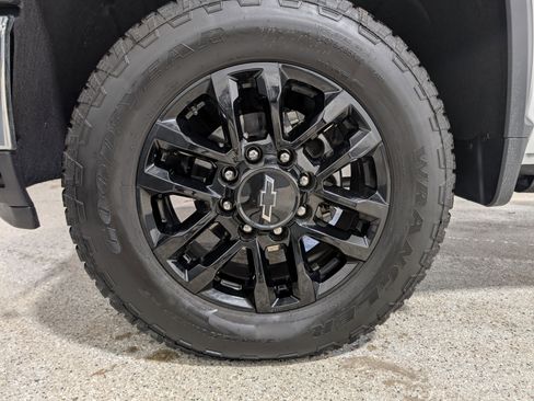 Used 2025 Chevrolet Silverado 2500 LT image 10