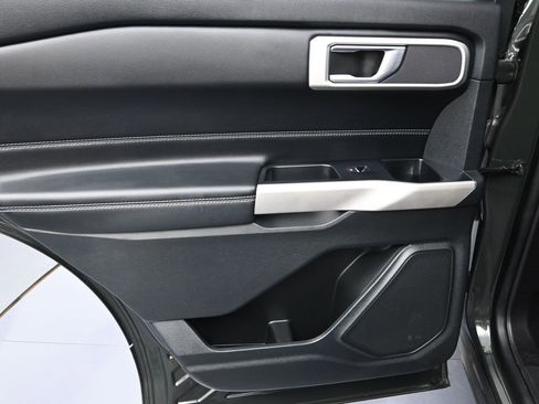 Used 2022 Ford Explorer XLT w/ Equipment Group 202A image 25