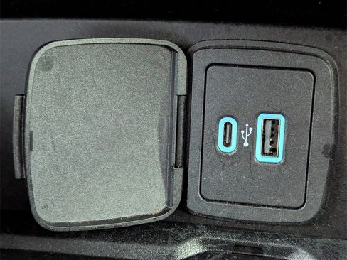 Used 2023 Ford Bronco Wildtrak image 21