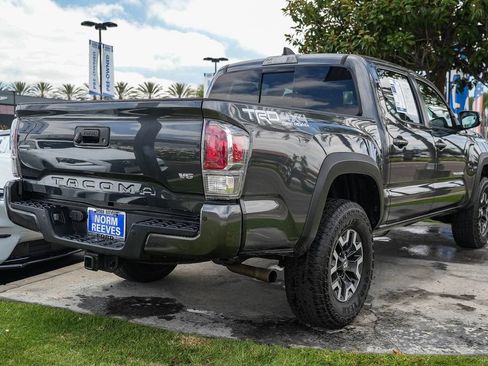 Used 2023 Toyota Tacoma TRD Off-Road w/ Technology Package AWD/4WD image 8