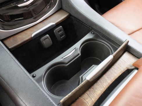 Used 2018 Cadillac Escalade Luxury image 70