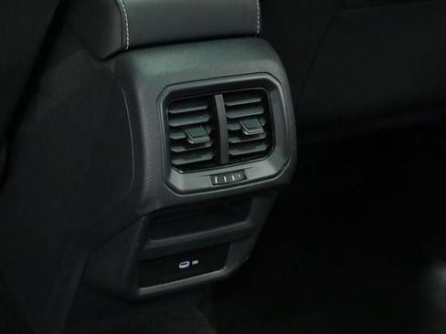 Used 2023 Volkswagen Taos SEL AWD/4WD image 35