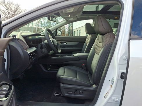 Used 2025 Nissan Murano Platinum w/ Cargo Package image 13