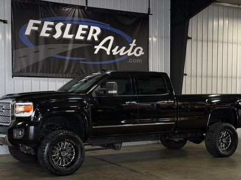 Used 2018 GMC Sierra 3500 Denali w/ Duramax Plus Package AWD/4WD image 38