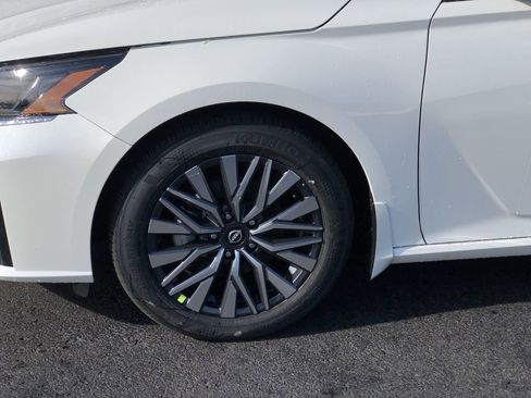 New 2025 Nissan Altima 2.5 SV image 10