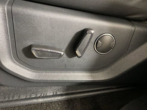 Used 2022 Ford Expedition Limited image 19