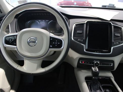 Used 2020 Volvo XC90 T6 Momentum w/ Protection Package Premier AWD/4WD image 6