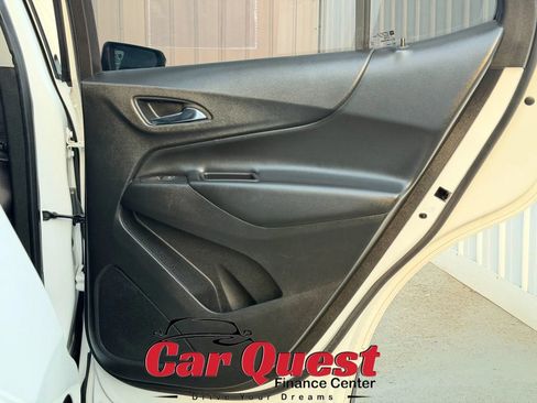 Used 2019 Chevrolet Equinox LT FWD image 17
