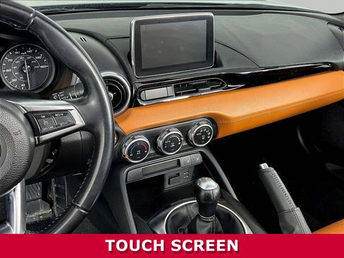 Used 2019 FIAT 124 Spider Lusso w/ Convenience Group RWD image 9