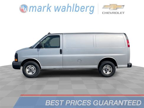 Used 2016 GMC Savana 2500 image 1