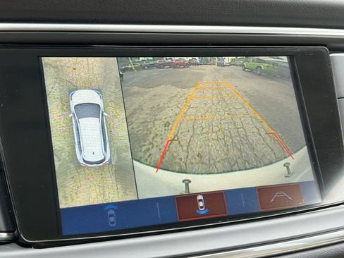Used 2018 Buick Enclave Essence AWD/4WD image 22