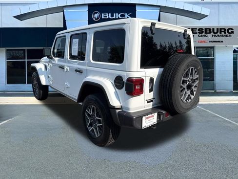 Used 2026 Jeep Wrangler Unlimited Sahara AWD/4WD image 5