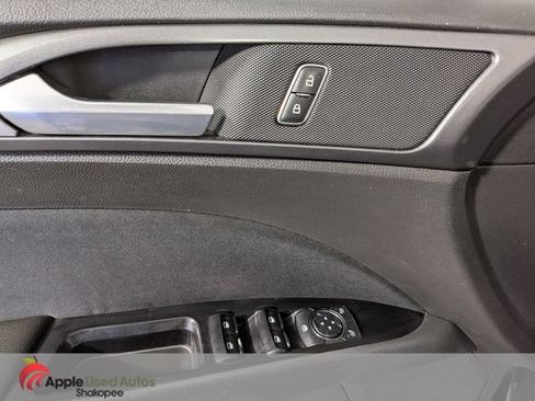 Used 2013 Ford Fusion SE FWD image 10
