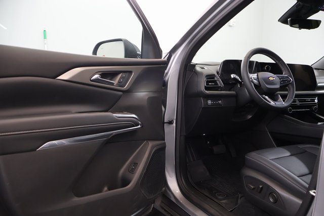 New 2026 Chevrolet Traverse LT w/ Driver Confidence Package AWD/4WD image 9