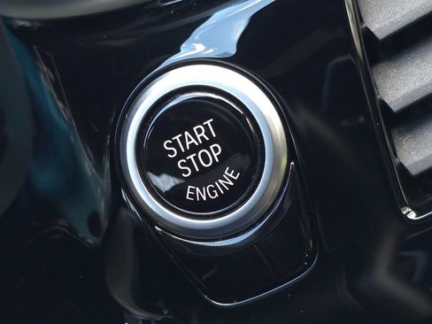 Used 2023 BMW 530e xDrive w/ Premium Package image 46