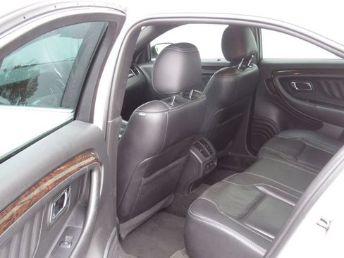 Used 2018 Ford Taurus Limited AWD/4WD image 14