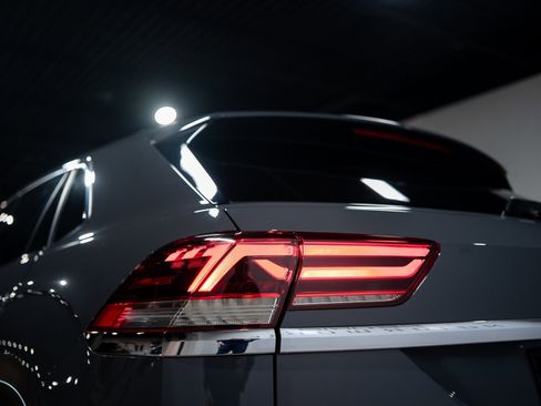 Used 2020 Volkswagen Atlas Cross Sport SEL Premium image 5