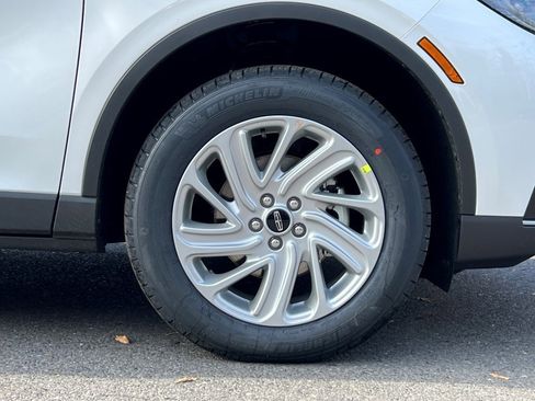 New 2026 Lincoln Corsair Premiere image 6