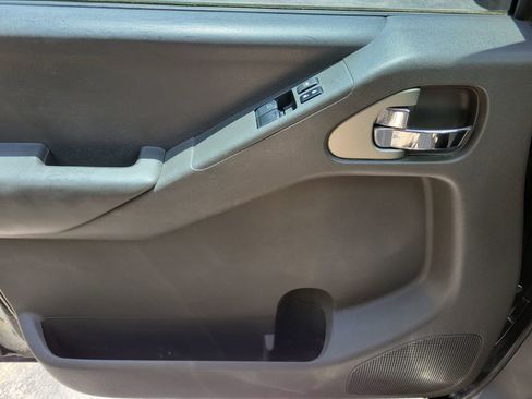 Used 2014 Nissan Frontier SV RWD image 15