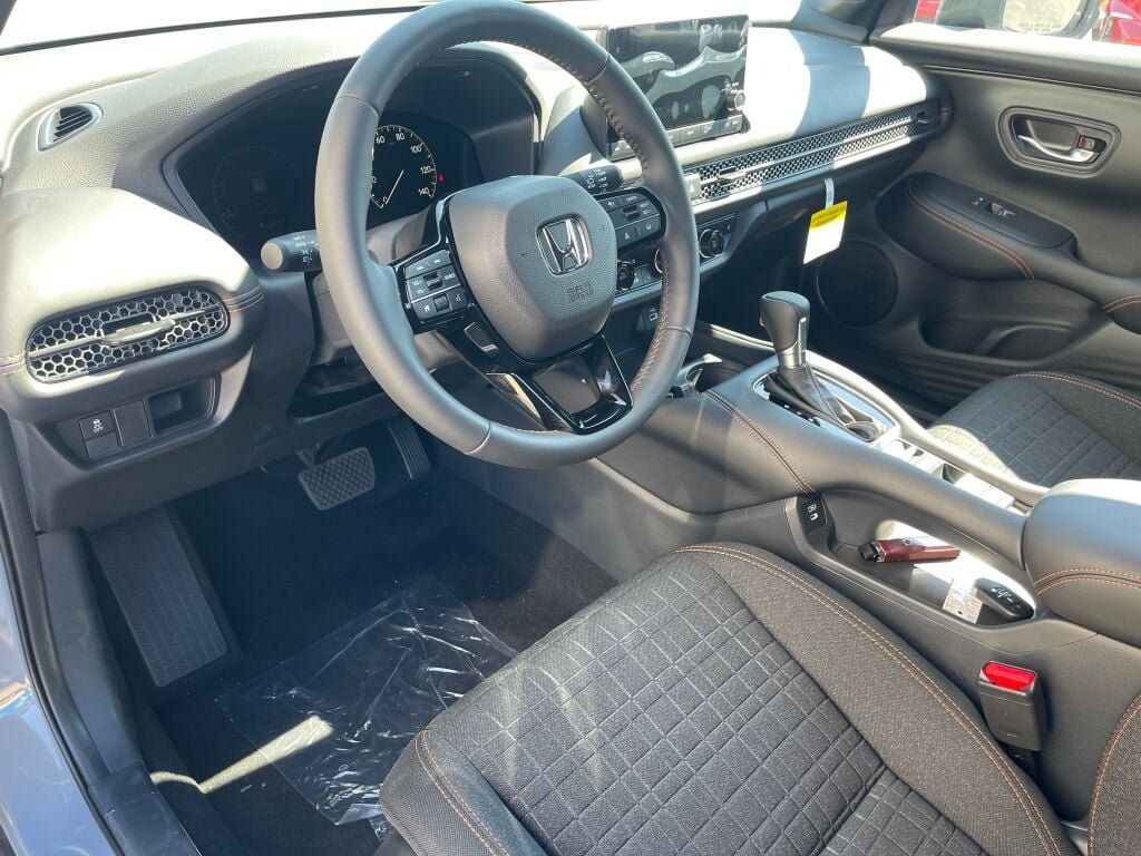 Used 2025 Honda HR-V Sport image 7