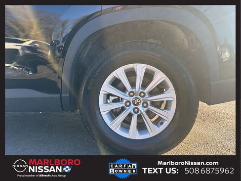 Used 2025 Toyota Grand Highlander AWD image 12