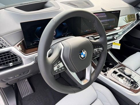 New 2026 BMW X5 xDrive40i w/ Premium Package AWD/4WD image 4