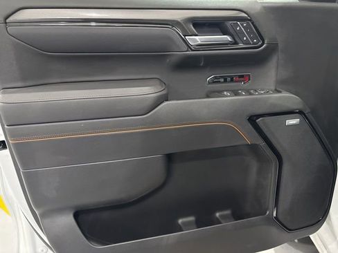 Used 2025 GMC Sierra 1500 AT4 image 11