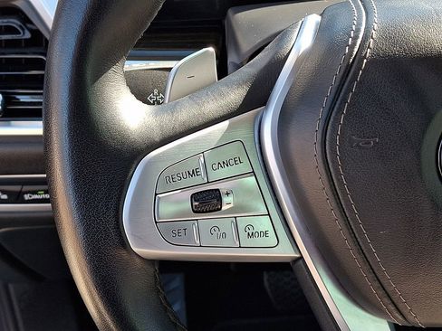 Used 2025 BMW X7 xDrive40i w/ Premium Package image 24