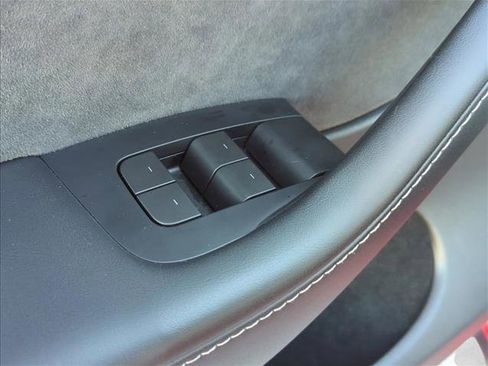 Used 2023 Tesla Model Y Performance image 8