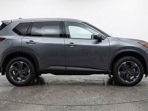 Used 2025 Nissan Rogue SV AWD/4WD image 11