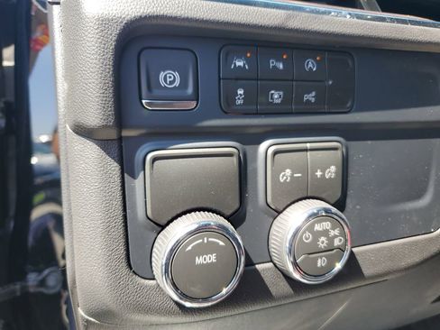 New 2026 Chevrolet Suburban LT w/ Comfort Package RWD image 24