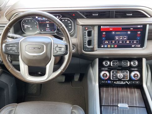 Used 2021 GMC Yukon Denali w/ Denali Premium Package AWD/4WD image 25