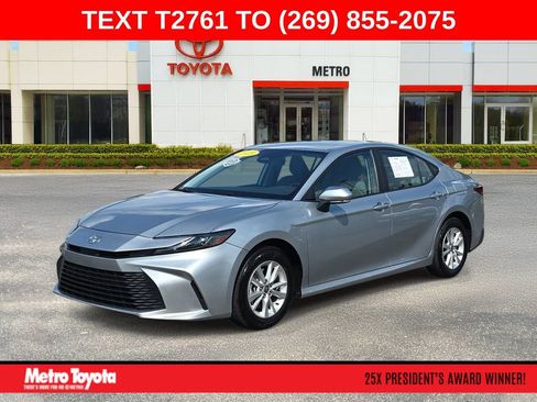 Used 2025 Toyota Camry LE w/ Convenience Package AWD/4WD image 1