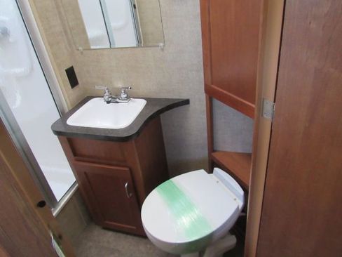 Used 2017 Ford E-450 and Econoline 450 Super Duty w/ Motorhome Prep Package image 51