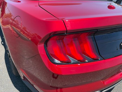 Used 2021 Ford Mustang GT Premium w/ GT Performance Package RWD image 18