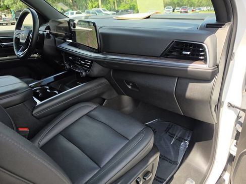 Used 2025 Chevrolet Tahoe LT AWD/4WD image 15