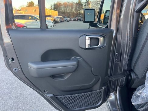 New 2026 Jeep Gladiator Sport image 16