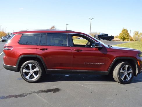 Certified 2023 Jeep Grand Cherokee L Limited w/ Luxury Tech Group II image 4