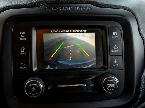 Used 2017 Jeep Renegade Latitude w/ Cold Weather Group image 17