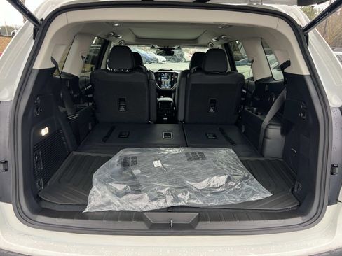 Certified 2025 Subaru Ascent Bronze Edition w/ Popular Package #2 image 18