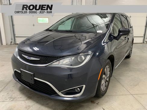 Used 2019 Chrysler Pacifica Touring-L Plus w/ Advanced Safetytec Group FWD image 1