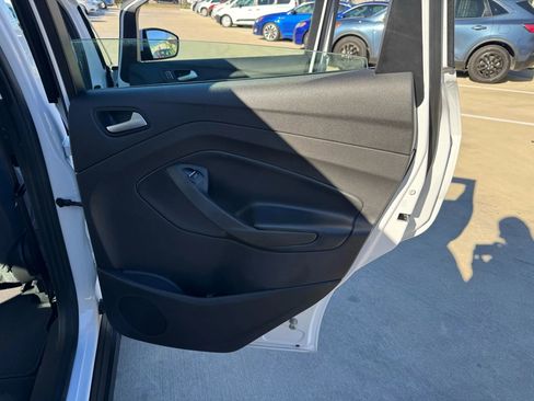 Used 2017 Ford C-MAX SE image 33